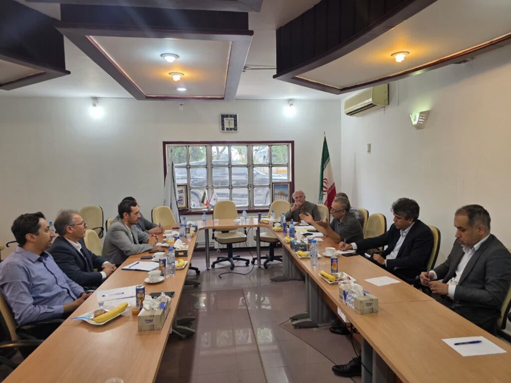 نشست مشترک انجمن شرکتهای ساختمانی و تأسیساتی خراسان رضوی با مسئولان اداره کل تعاون، کار و رفاه اجتماعی استان